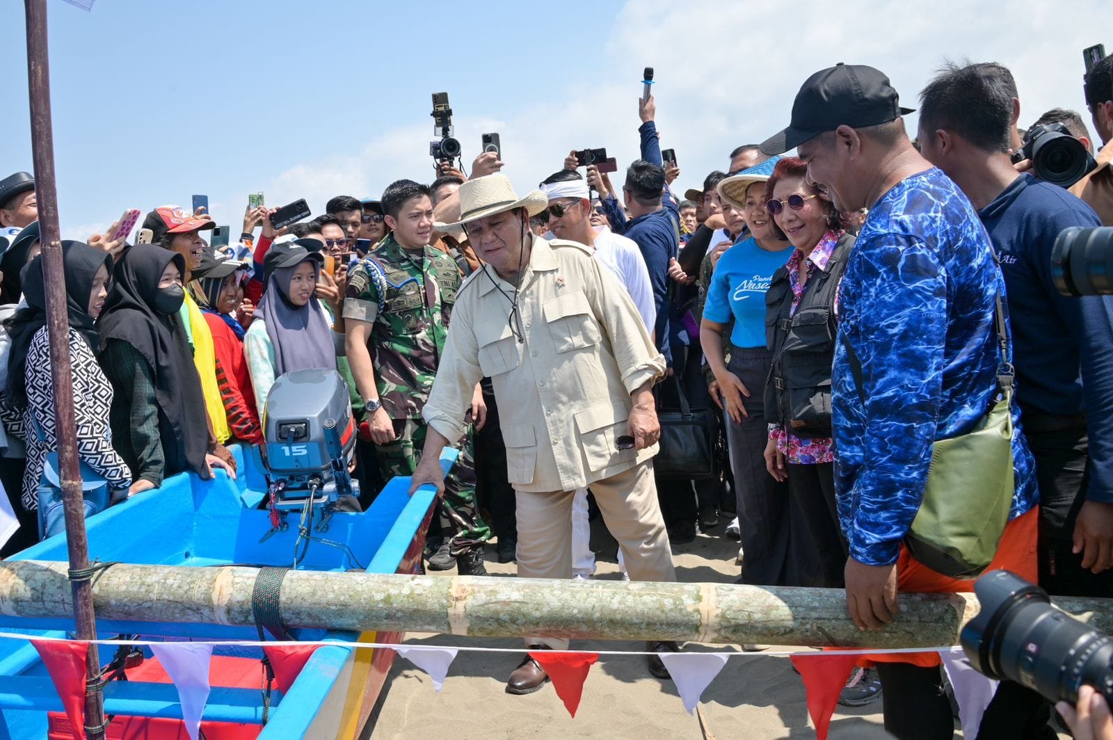 prabowo bersama nelayan