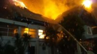 Dinas Pendidikan Kota Makassar terbakar
