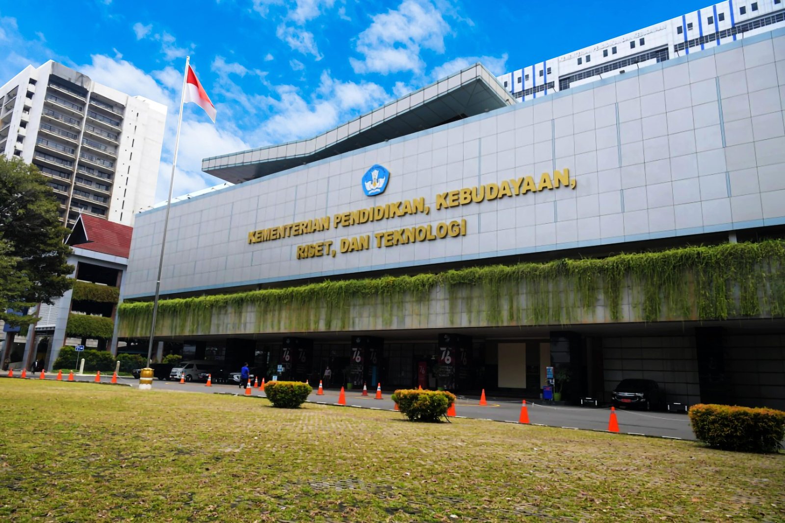Kemendikbudristek scaled