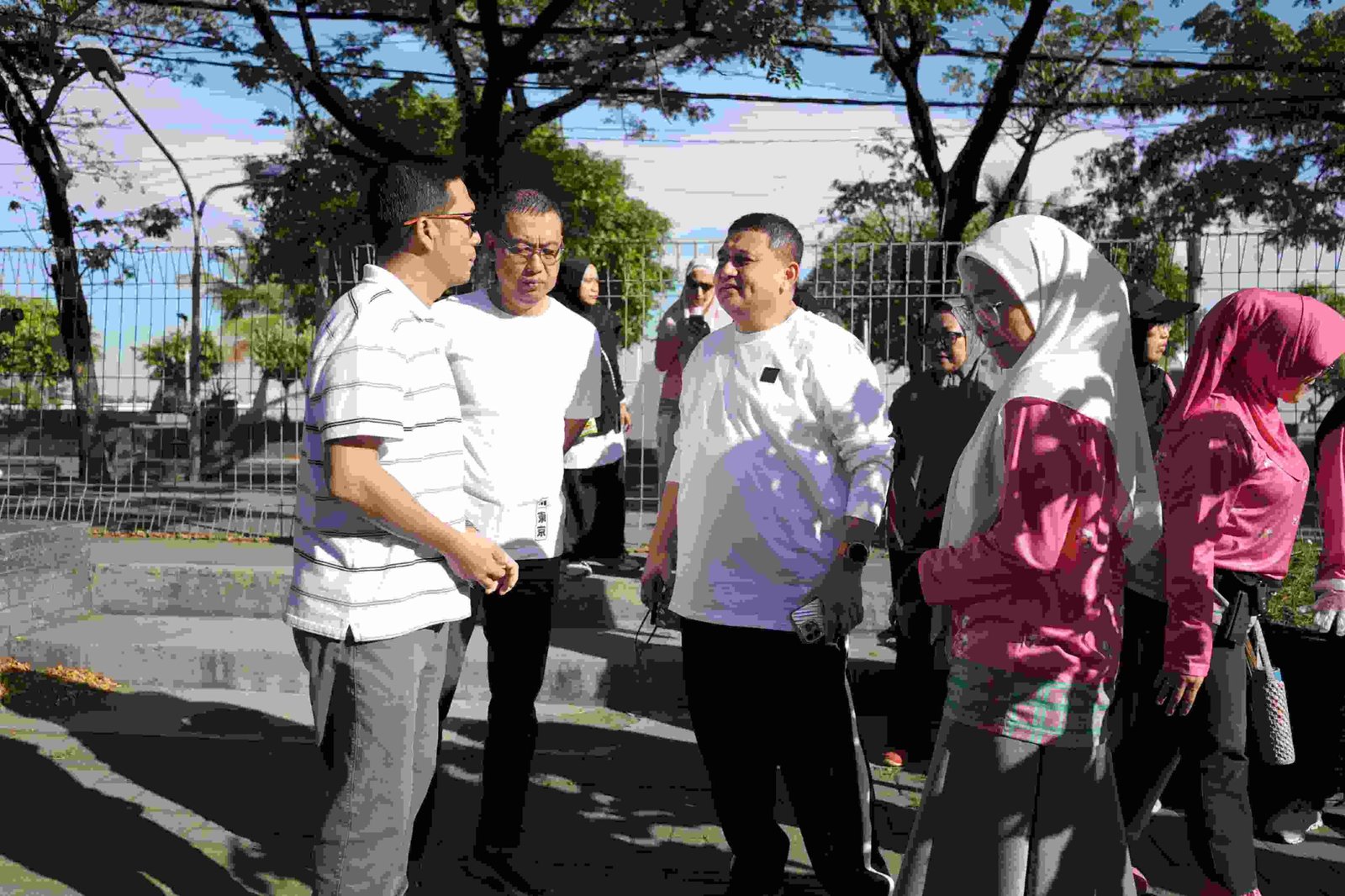 Jaga Ikon Kota Munafri dan Aliyah Pimpin Aksi Bersih di Losari