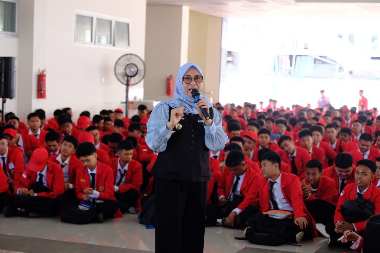 Bupati Gowa Tekankan Kepemimpinan Visioner bagi Mahasiswa FT Unhas