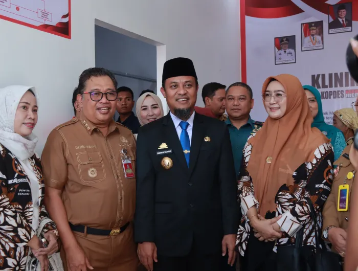 Gubernur Sulsel Serahkan Beberapa Bantuan Pada Launching Kopdes Merah Putih Takalar