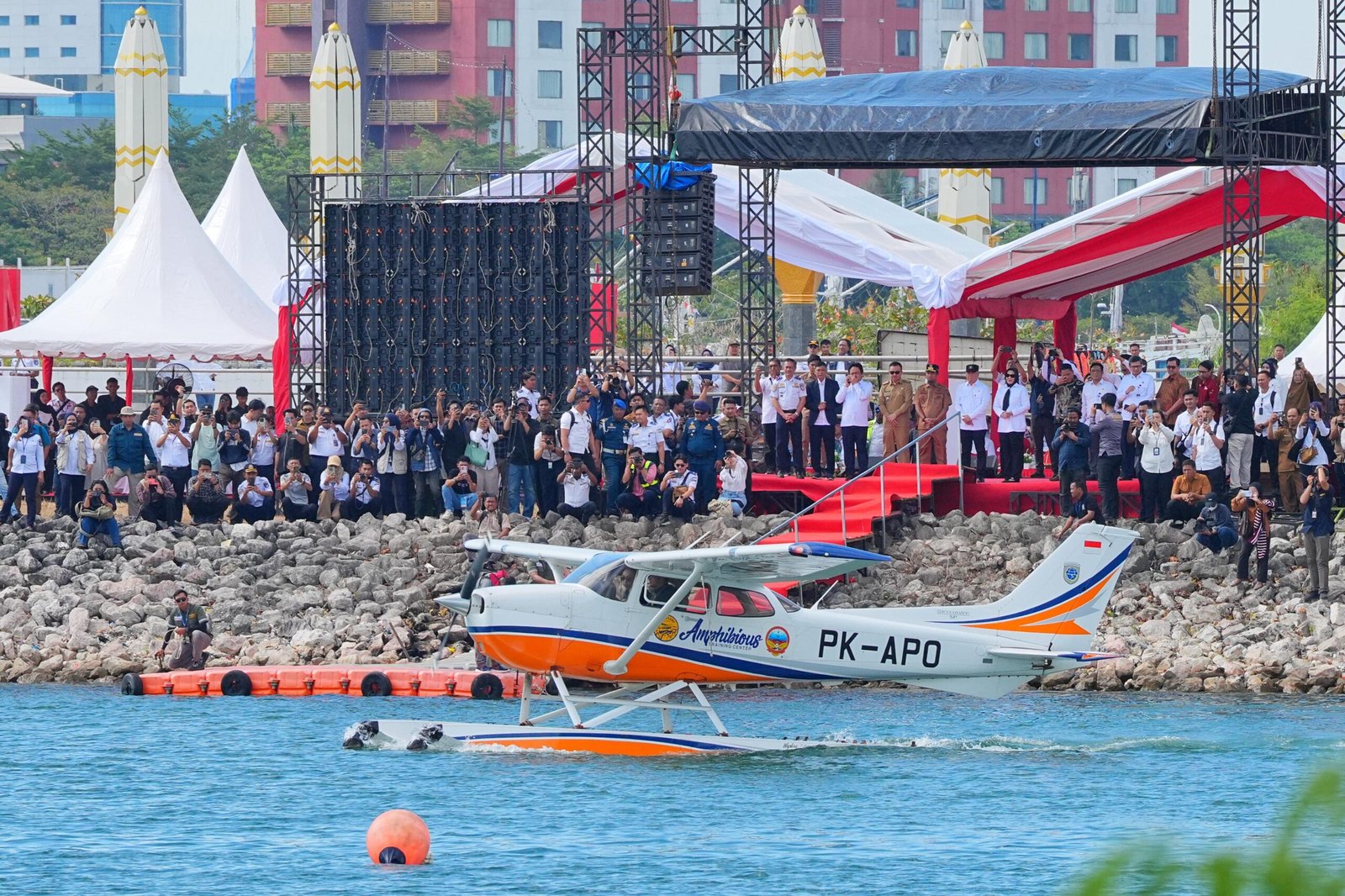 Kepala Daerah Sulsel Sambut Peluncuran Seaplane scaled