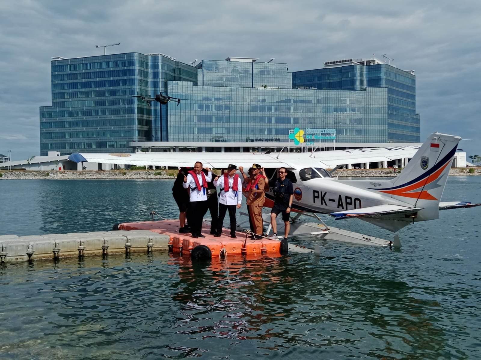 Menhub Dudy Resmikan Uji Coba Penerbangan Seaplane di Makassar