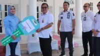 Wujudkan Takalar Bersih Bupati Takalar Terima Bantuan CSR dari PT. Rachita Group