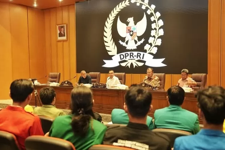 DPR RI