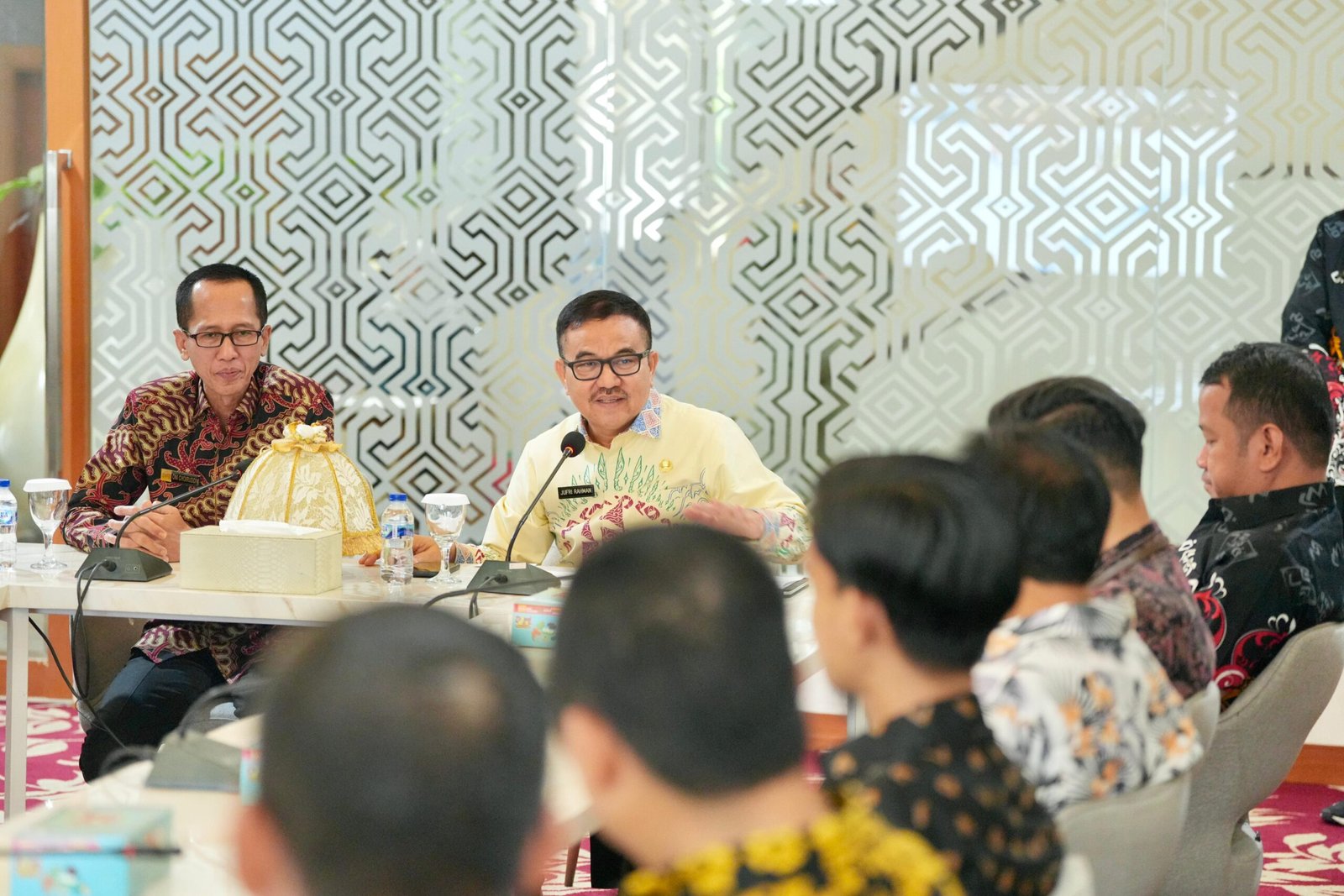Deputi DPD RI Buka Sosialisasi JDIH di Sulsel Perkuat Layanan Informasi Hukum untuk Masyarakat scaled