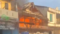 terbakar