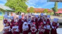 Pemkab Maros Kembali Bagikan Ribuan Seragam Sekolah Gratis Pemkab Maros Kembali Bagikan Ribuan Seragam Sekolah Gratis