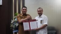 Penyerahan Piagam Taxpayers’ Charter, KPP Pratama Bantaeng Kepada Wajib Pajak di Takalar Penyerahan Piagam Taxpayers Charter KPP Pratama Bantaeng Kepada Wajib Pajak di Takalar