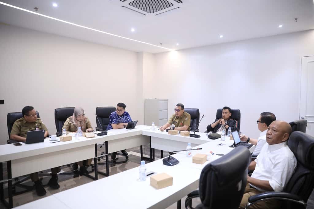 Sekda Zulkifly Pimpin Rapat Soal Stadion Pemkot Siap Tender Dini