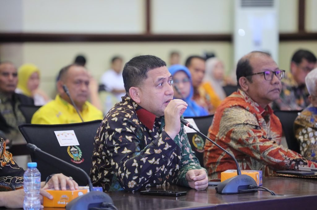 Wali Kota Makassar Sampaikan Aspirasi di Rakor Se Sulawesi Bersama Wamendagri