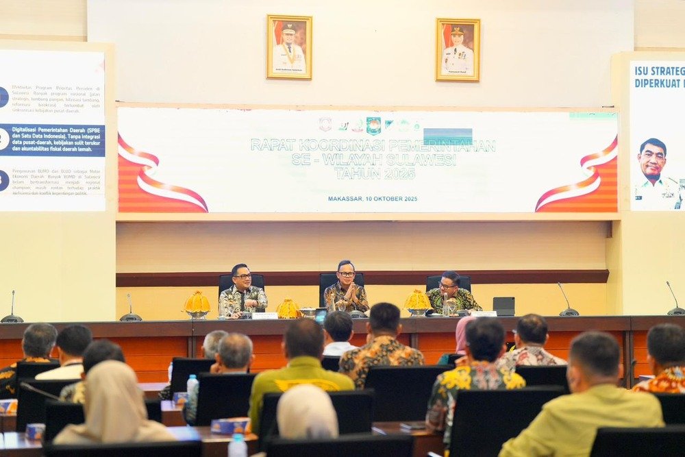 Wamendagri Pimpin Rakor Pemerintahan se Sulawesi 2025