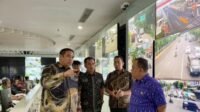 Tingkatkan Kualitas Layanan Digital Bupati Maros Gelar Studi Tiru Command Center di Surabaya