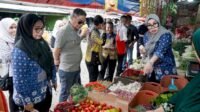 Bupati Barru Sidak Pasar Mattirowalie Pastikan Harga Sembako Stabil Jelang Idulfitri