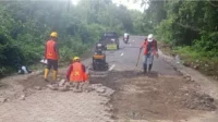 Pemkab Barru Lakukan Perbaikan Sementara Ruas Jalan Lawampang Tompo