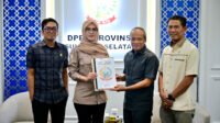 6 Fraksi DPRD Sulsel Serahkan Dokumen Perbaikan Hak Angket CPI ke Pimpinan 6 Fraksi DPRD Sulsel Serahkan Dokumen Perbaikan Hak Angket CPI ke Pimpinan