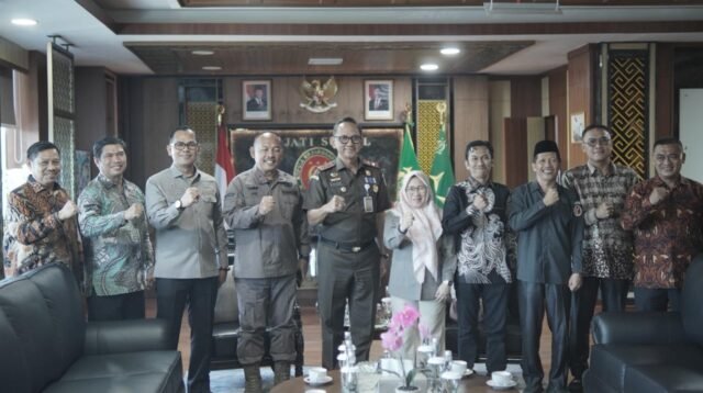 PINGGIR PENGAWASAN