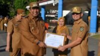 Bupati Maros Chaidir Syam Serahkan Penghargaan SAKIP kepada OPD dan Kecamatan Terbaik