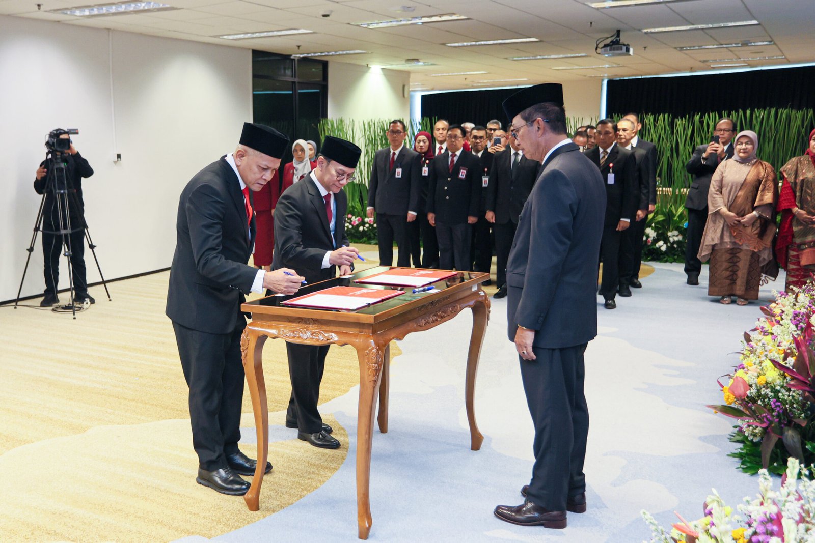 Lantik Pejabat Baru OJK Perkuat Kinerja Organisasi scaled