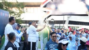 Minggu Pagi Appi Lepas Ribuan Peserta PPNI Fun Run dan Jalan Sehat Gerakan Koperasi di Makassar