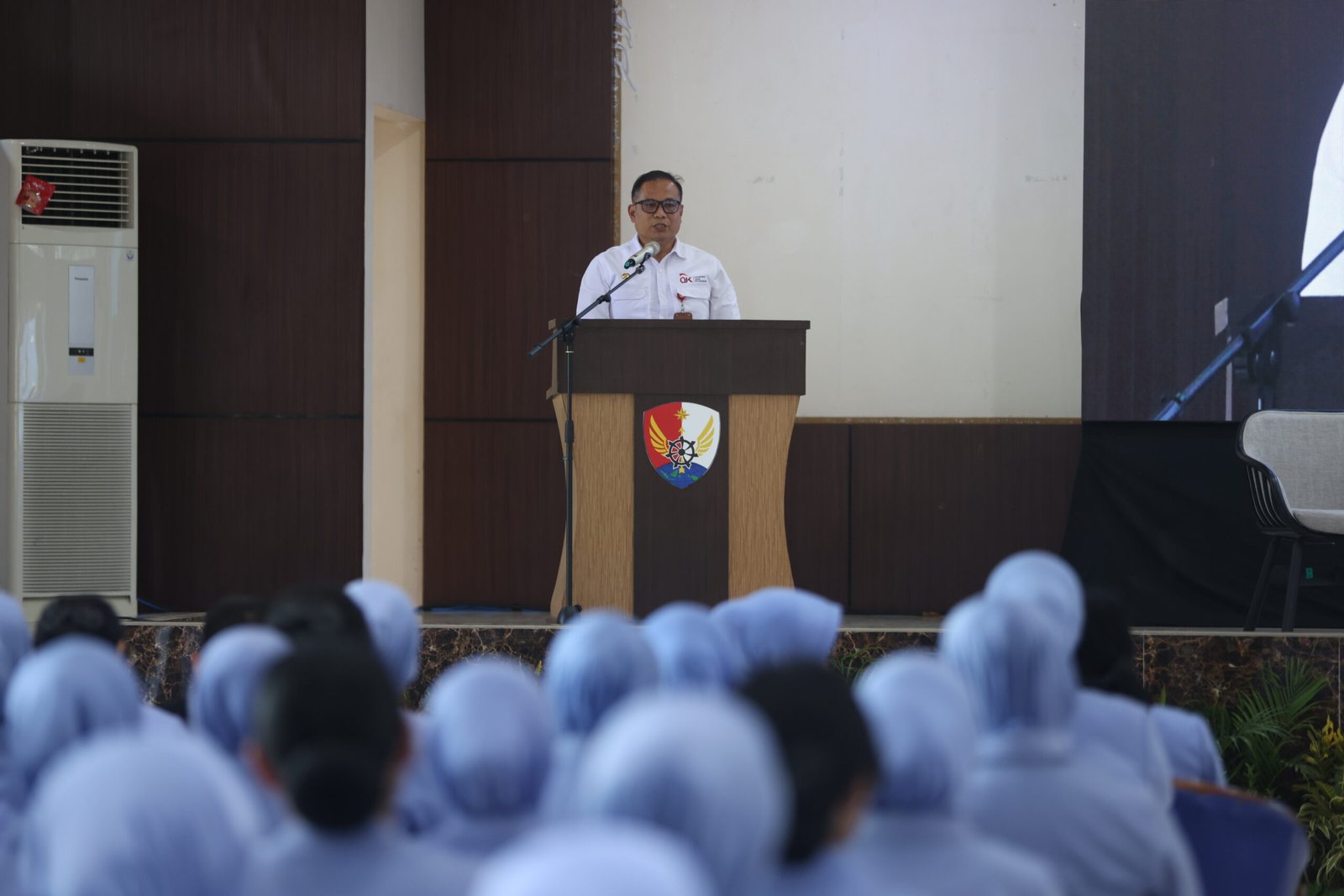 OJK Edukasi Keuangan Personel Lanud Sultan Hasanuddin scaled