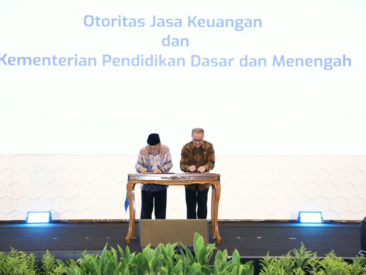 OJK Dorong Generasi Muda Gerakkan Ekonomi Syariah