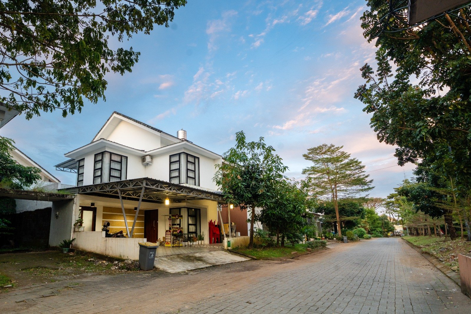PINGGIR PROPERTI